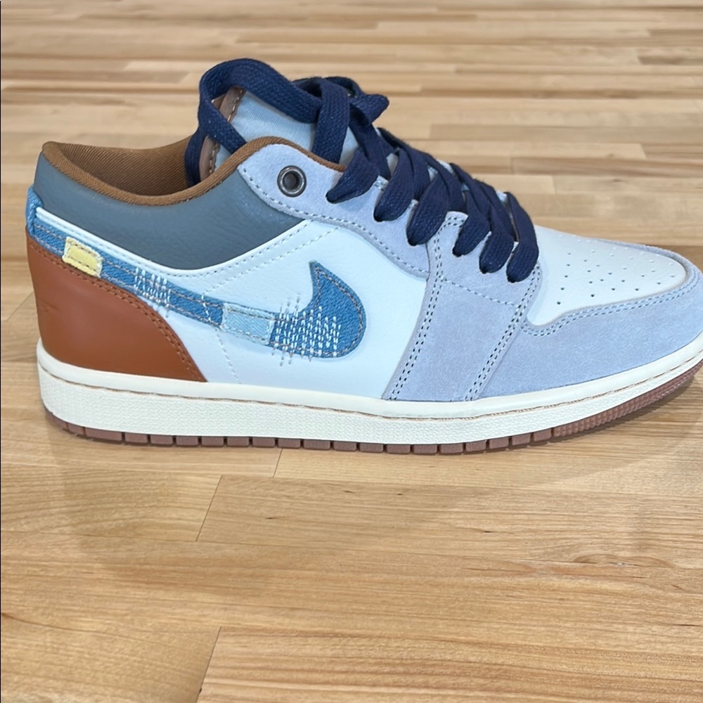 Nike Blue and White Low-Top Sneakers with Navy Accents